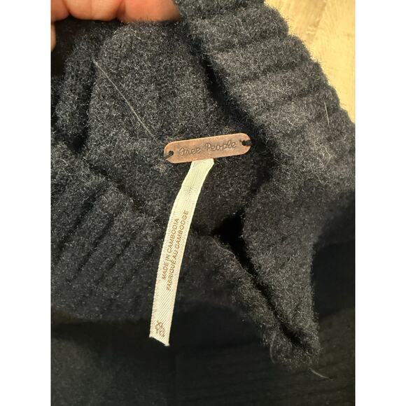 NWT Free People Vancouver Turtleneck Sweater Women’s XL Black Soft Knit Pullover - Picture 5 of 7